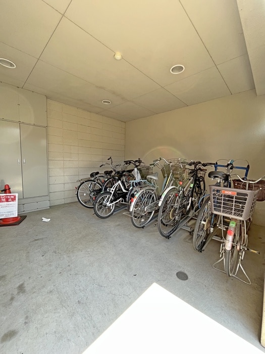 駐輪場 ベルパレス