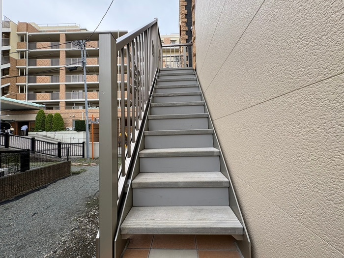 エントランス部分 ユナイト岸谷ベネディット