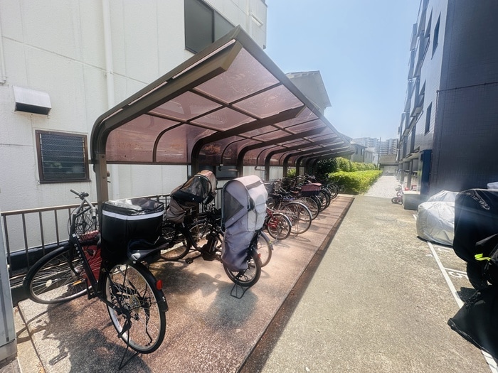 駐輪場 モアクレスト菊野台