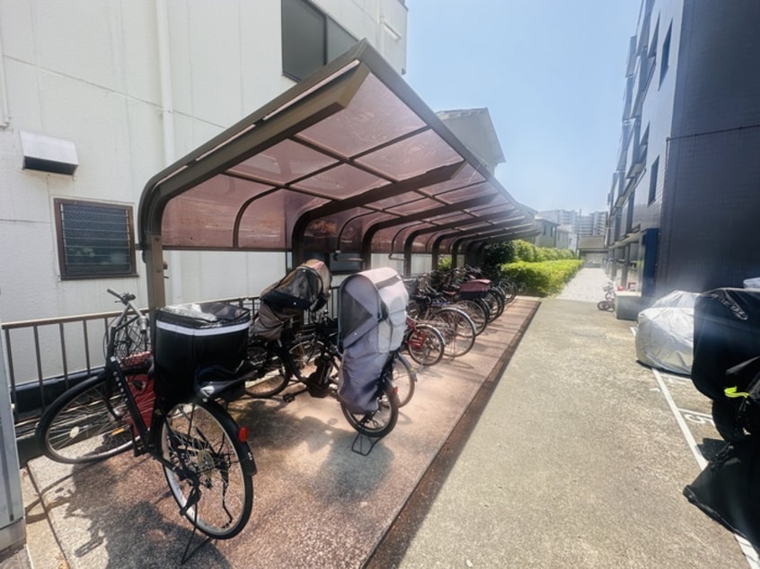 駐輪場 モアクレスト菊野台