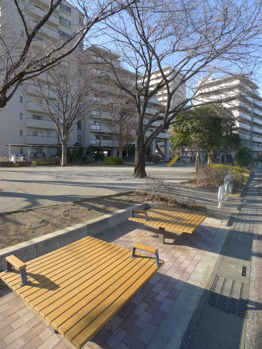 公園(公園)まで100m コーポ八雲
