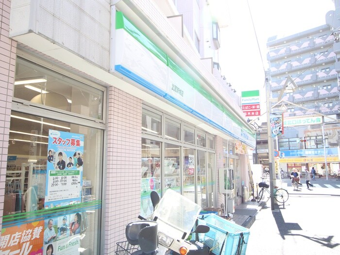 ファミリーマート(コンビニ)まで80m セシーズイシイ18