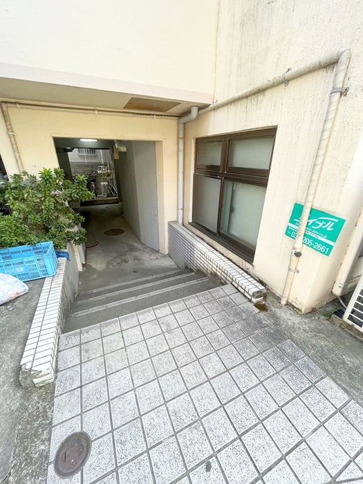 エントランス部分 ウインハウス大谷