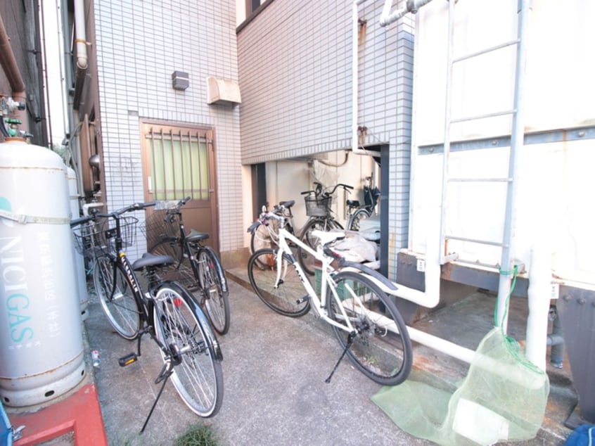 駐輪場 アミュ－ズⅤ