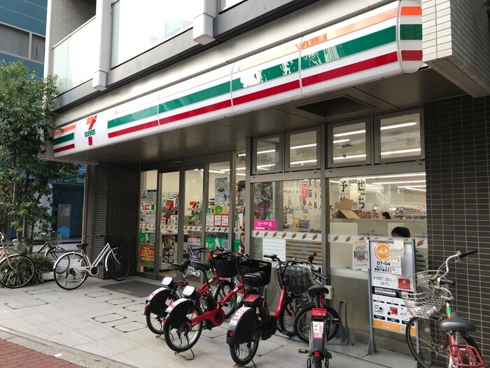 セブンイレブン新宿下落合3丁目店(コンビニ)まで152m ｵｰﾌﾟﾝﾚｼﾞﾃﾞﾝｼｱ目白ﾌﾟﾚｲｽ（302）