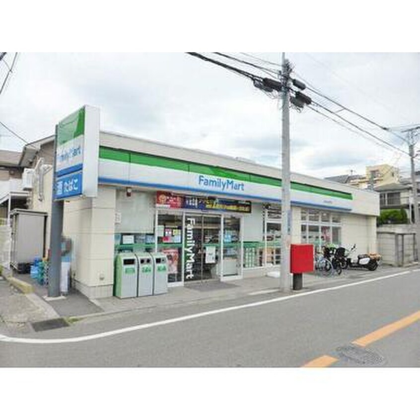 ファミリーマート横浜釜台町店(コンビニ)まで365m コーポ萩