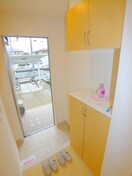 玄関 リズ・プラトリー