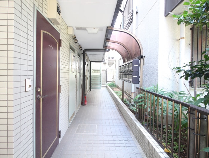 エントランス部分 オ－トゥヴィ－ルⅡ