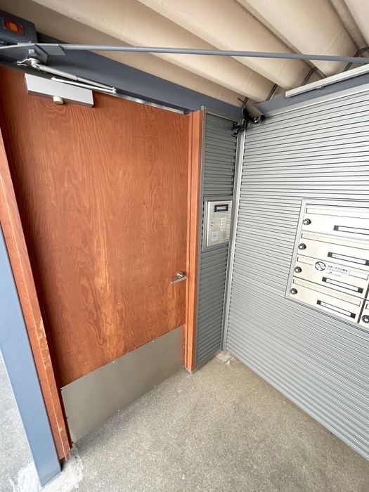 エントランス部分 カーサ　ロッサ