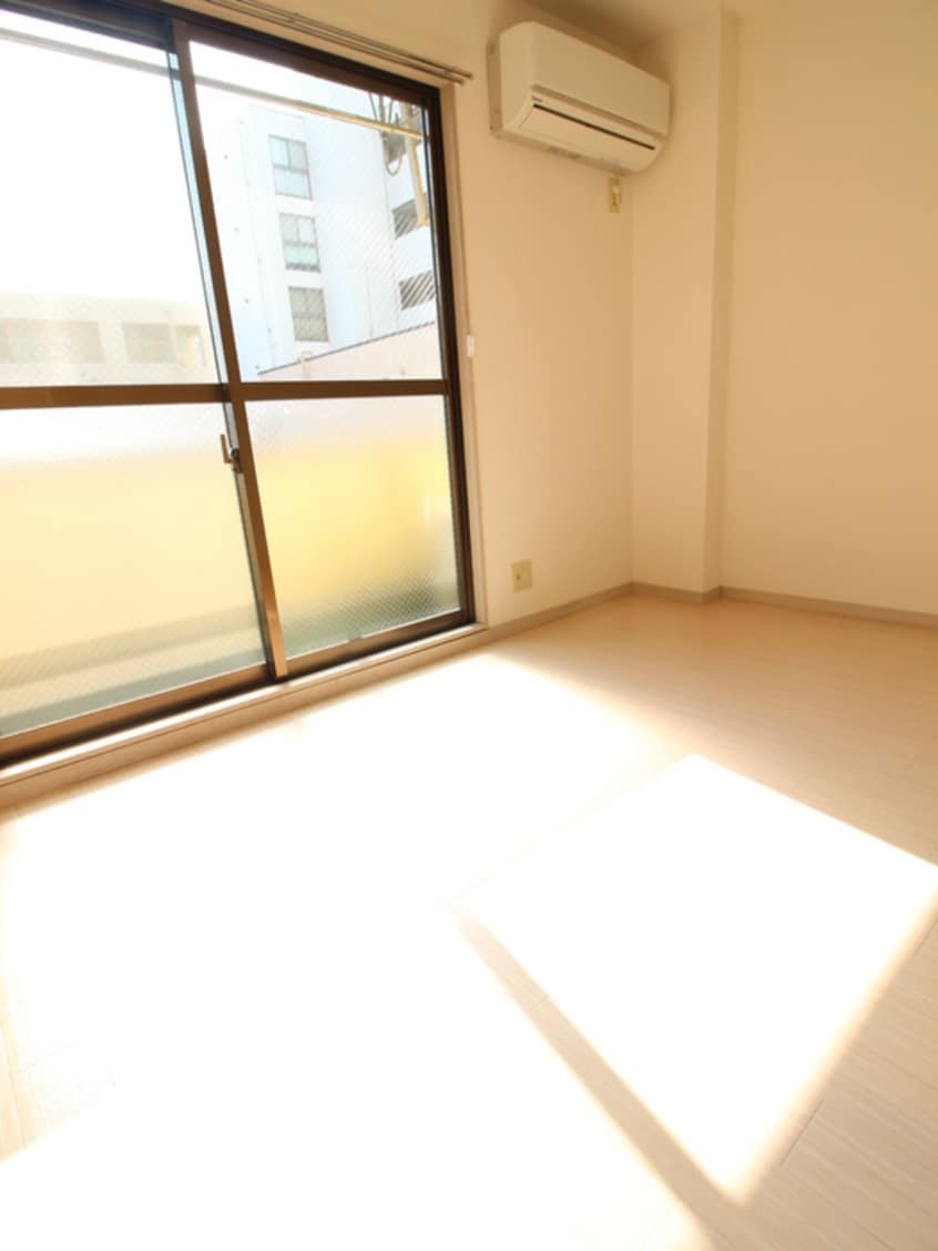 居室 メゾンドウィスタリア東白楽