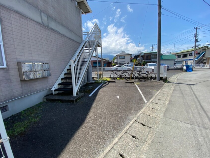 駐車場 メゾンＯＫＵＴＳＵ・Ｂ