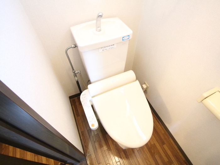 トイレ メゾンＯＫＵＴＳＵ・Ｂ