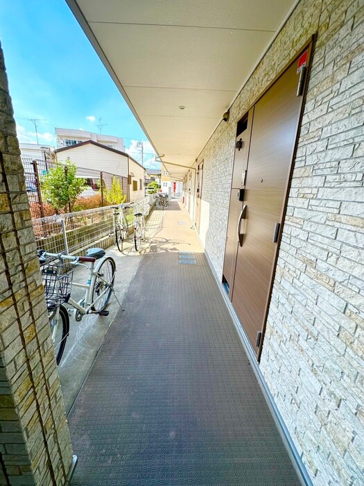 エントランス部分 リブリ・Ｔｒｅ　Ｖｉｔａ