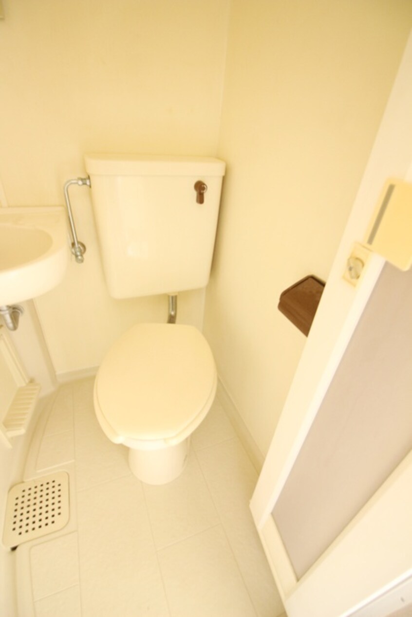 トイレ クリスタルマンション
