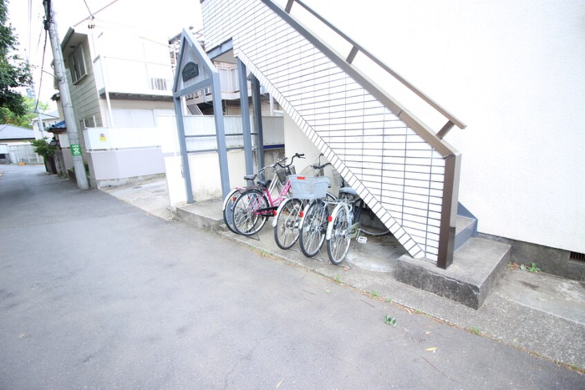 駐輪場 シャンルーネ
