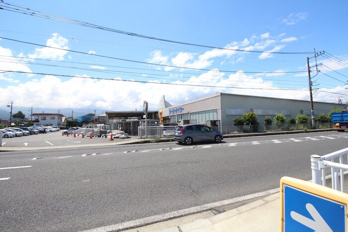 ケーヨーデーツー(電気量販店/ホームセンター)まで700m 椎野ガレリア