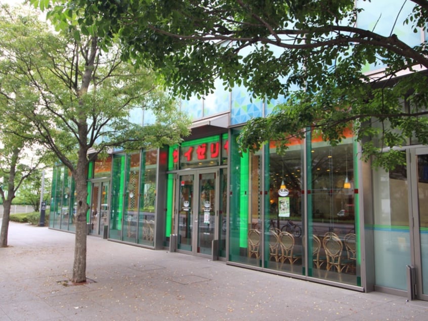 サイゼリア(その他飲食（ファミレスなど）)まで500m パークタワー晴海(1518)