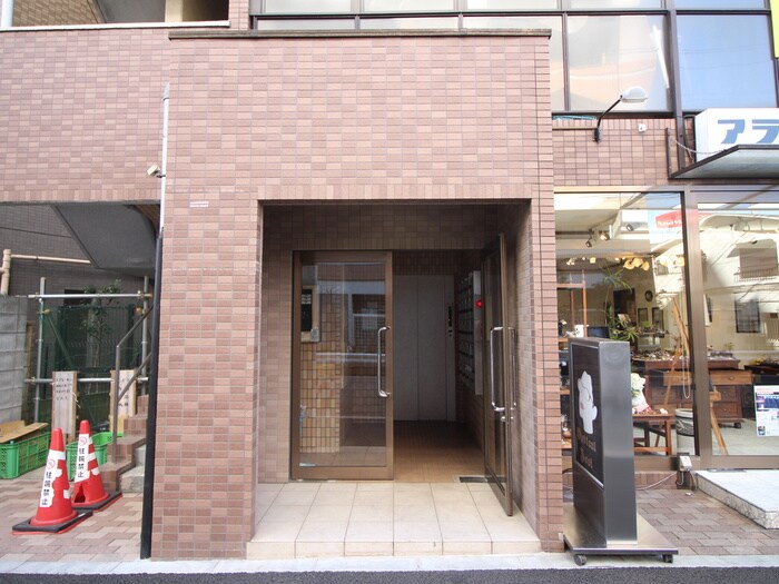 エントランス部分 エスタシティ