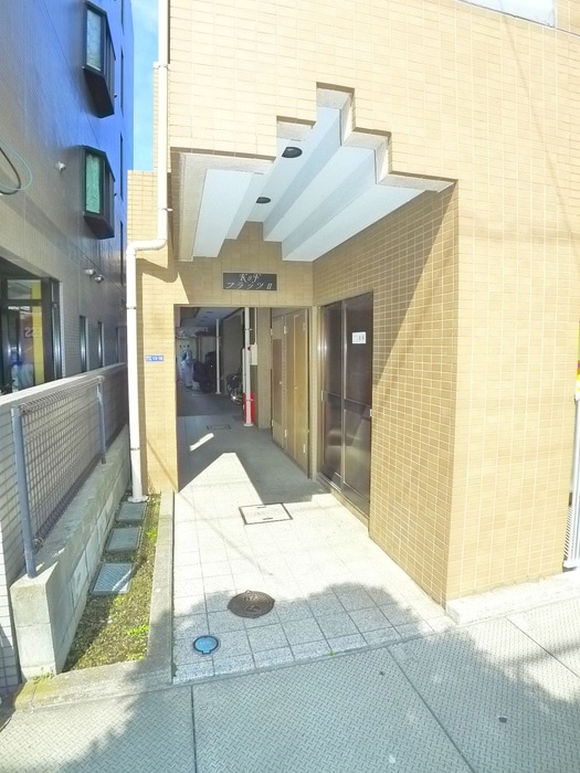 エントランス部分 フラッツⅡ