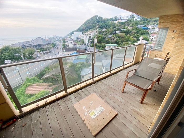 室内からの展望 ｸﾞﾗﾝｼﾃｨﾕｰﾛﾘｿﾞｰﾄ葉山南(401)