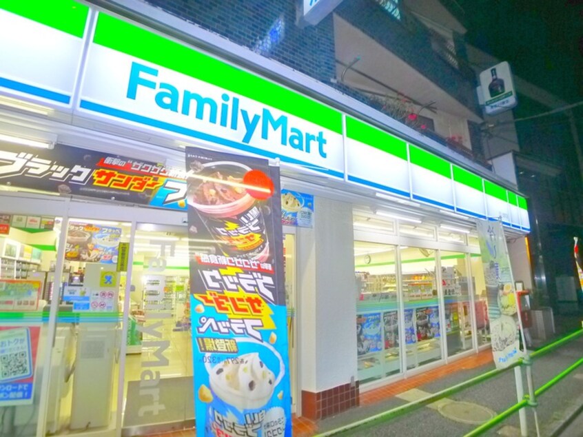 ファミリーマート(コンビニ)まで180m スクエア金町