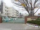 大門小学校(小学校)まで350m いえガレージA