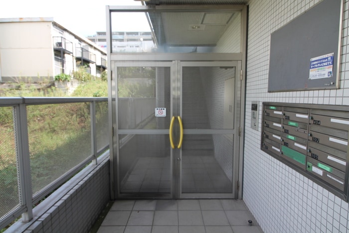 エントランス部分 ワンステップビル