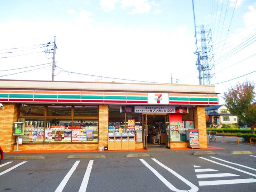 セブンイレブン横浜恩田町店(コンビニ)まで450m フラワーコーポ４