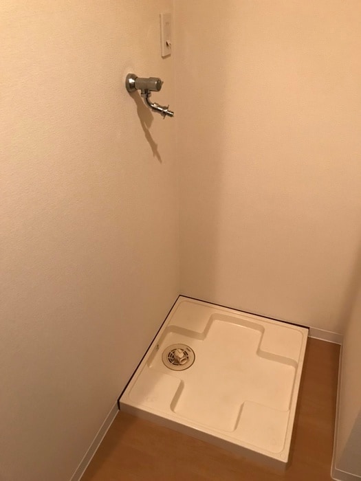 洗濯機置場 サンテミリオン目白（６０３）