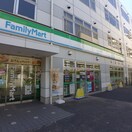 ファミリーマート東長崎駅前店(コンビニ)まで120m ハイツしげる