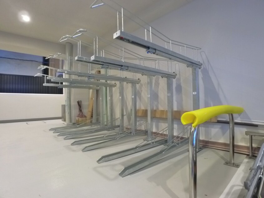 駐輪場 ムニレジデンス上野