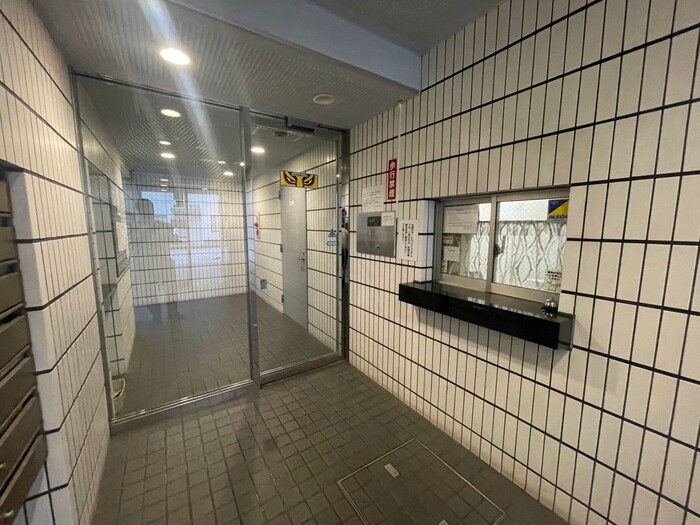 エントランス部分 グローリア初穂相模原(304)