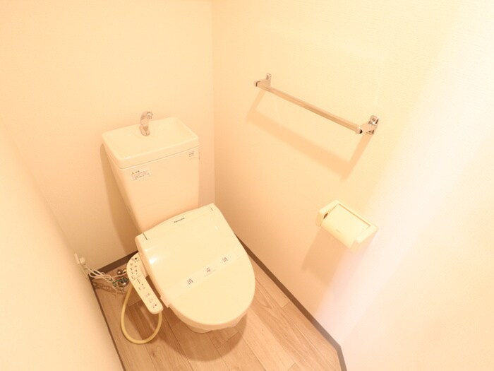 トイレ ﾘｸﾚｲｼｱ西麻布Ⅰ番館（1103）