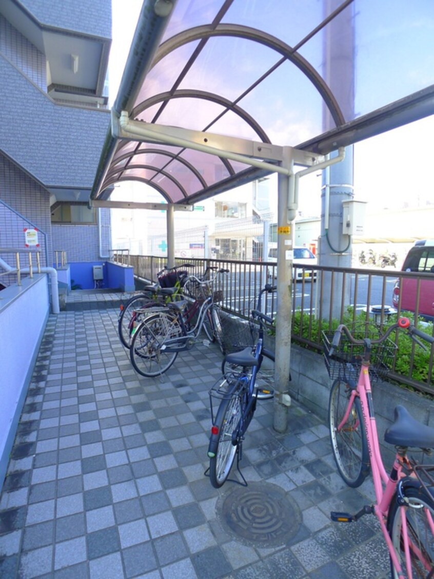 駐輪場 ベルシャトウ西浦和