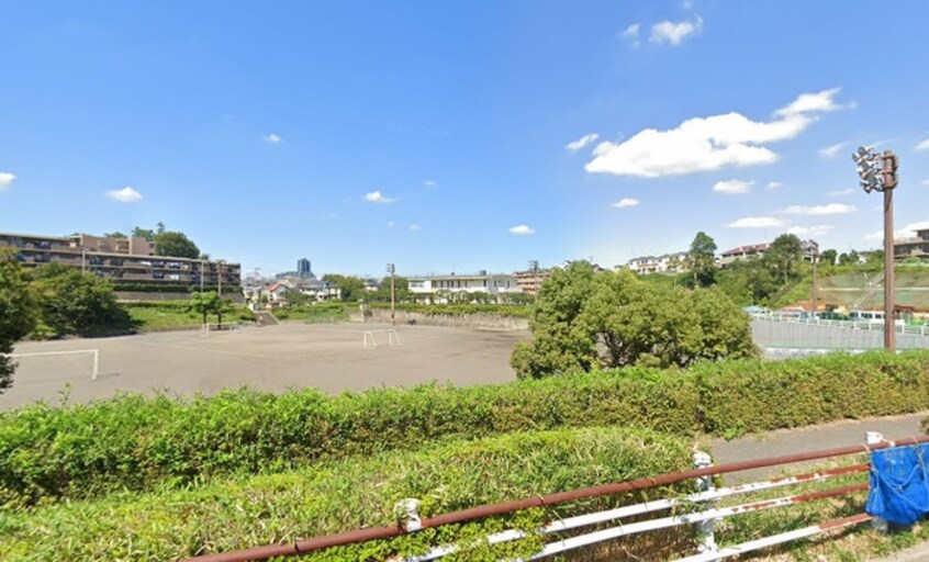 深堀中央公園(公園)まで570m ハイツ東林間