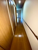 廊下 レリ－フ美しが丘