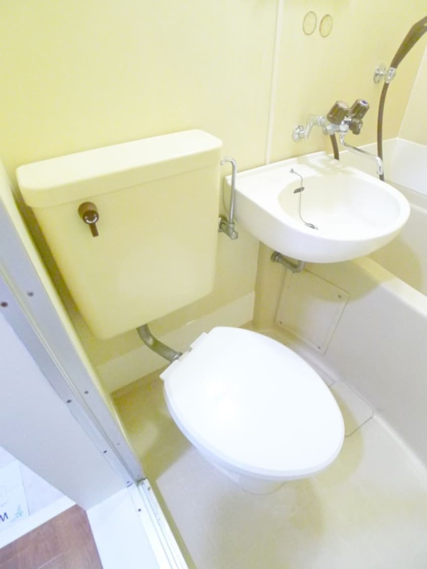 トイレ リリックハウス