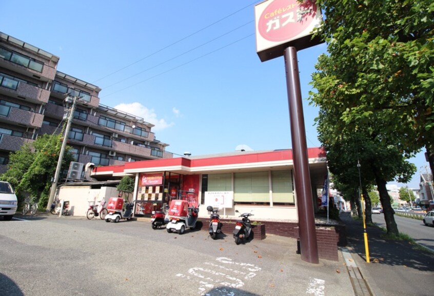 ガスト師岡店(その他飲食（ファミレスなど）)まで489m ハイツ森の下