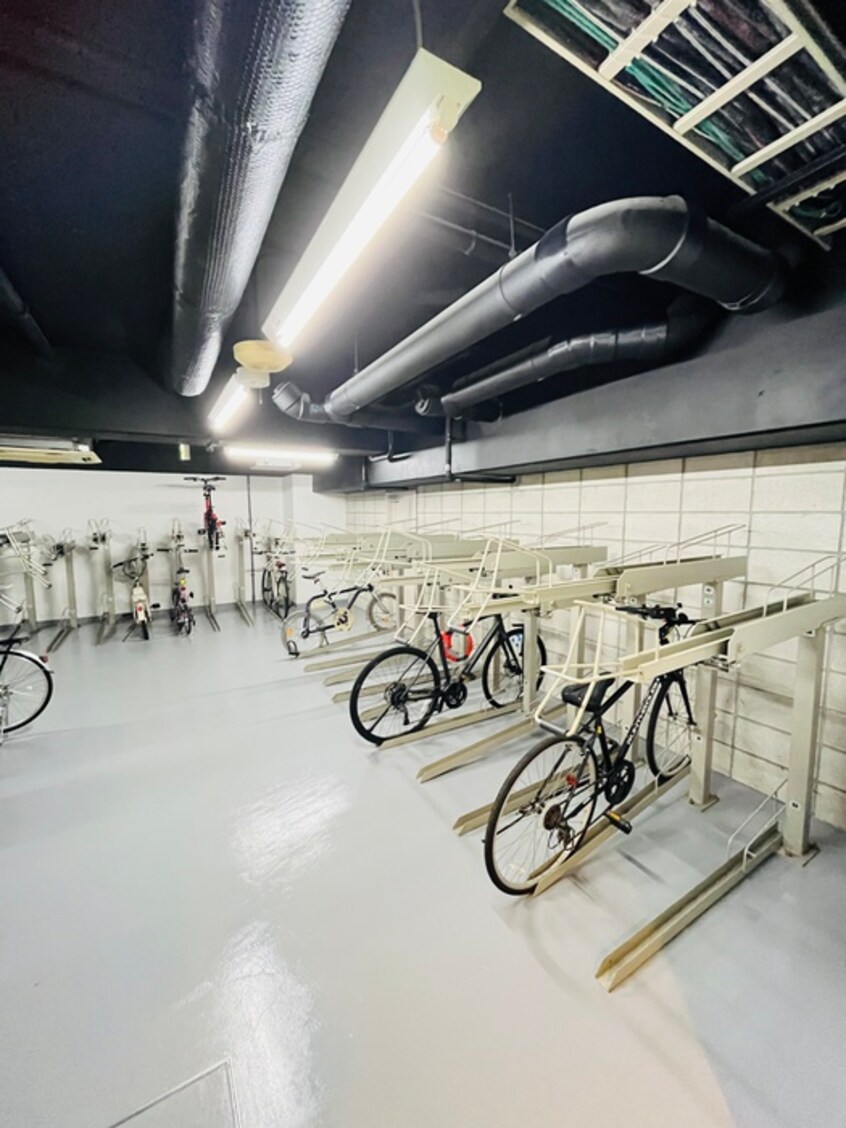 駐輪場 カスタリア銀座