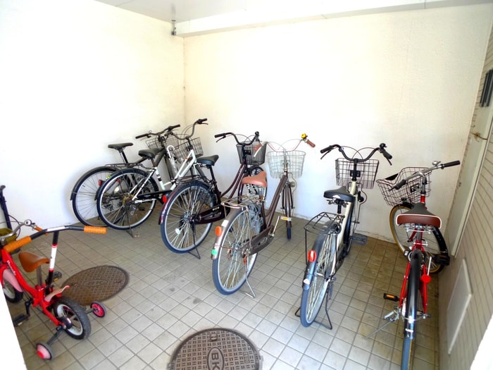 駐輪場 ア－バンテラス志木