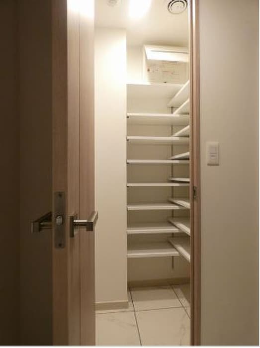 靴箱 ｸﾞﾗﾝﾄﾞｩｰﾙﾌﾟﾚﾐｱﾑ代々木大山