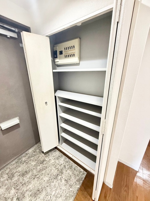 靴箱 Ｔ′ｓｇａｒｄｅｎ横浜反町