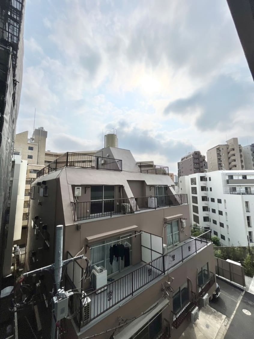 室内からの展望 市谷台町坂フロント