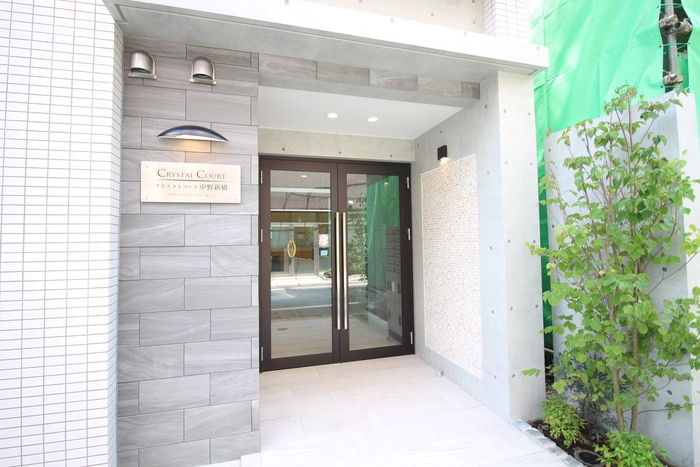 エントランス部分 クリスタルコート中野新橋