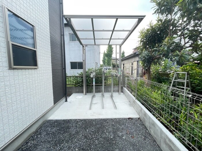 駐輪場 アムールＱＷＡ