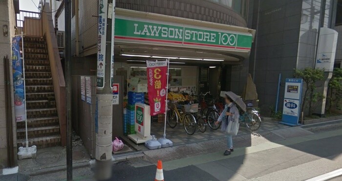 ローソン100(コンビニ)まで727m アムールＱＷＡ