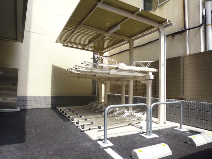 駐輪場 エルスタンザ文京根津