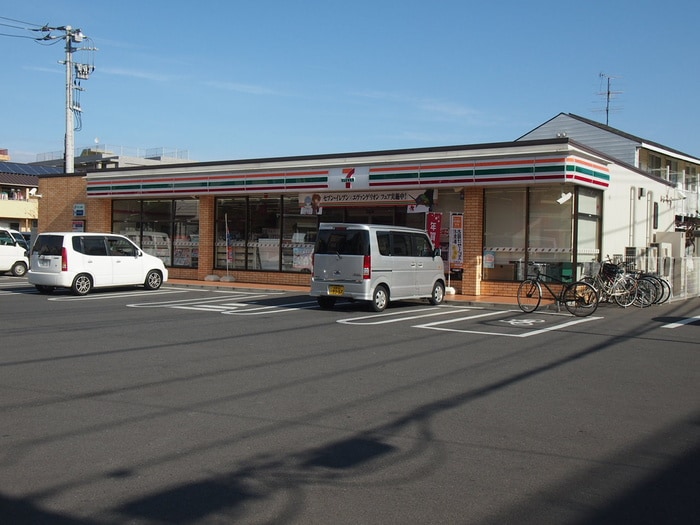 セブンイレブン(コンビニ)まで336m セレコ－ト南林間