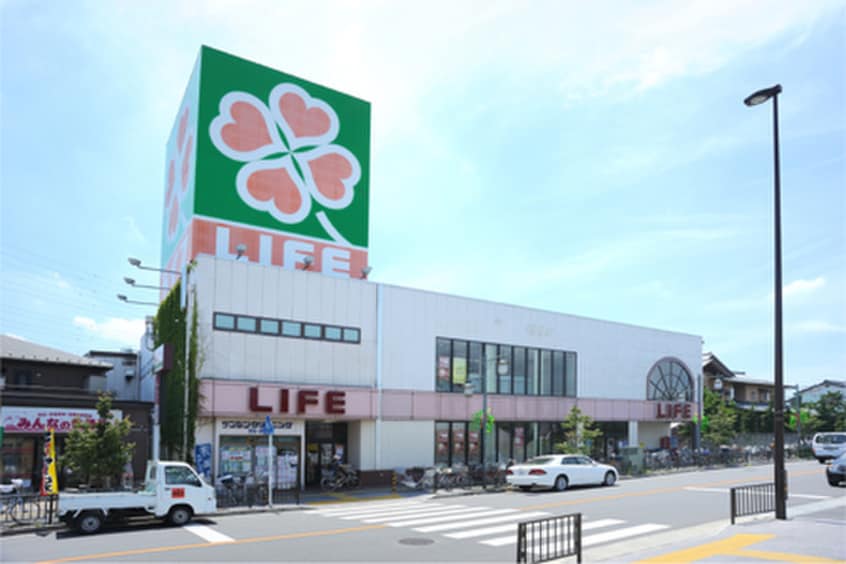 ライフ(スーパー)まで355m ＲＩＺＥＳＴ北越谷