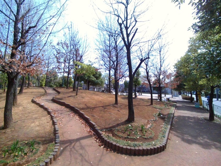 新里町ふれあい公園(公園)まで120m グラナート